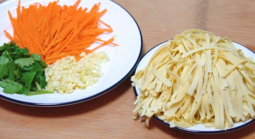 圖片[2]-【菠菜拌豆腐皮】做法步驟圖 營(yíng)養(yǎng)又美味 一次做3斤不夠吃-起舞食譜網(wǎng)