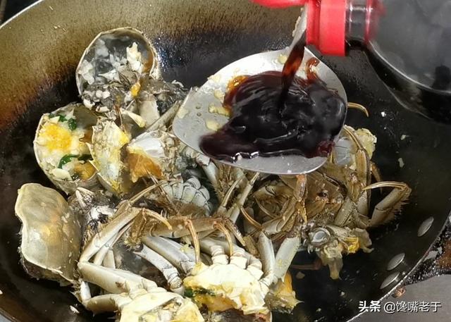 红烧酱油是生抽还是老抽，六月鲜红烧酱油是生抽还是老抽（“抽”指的是啥意思）