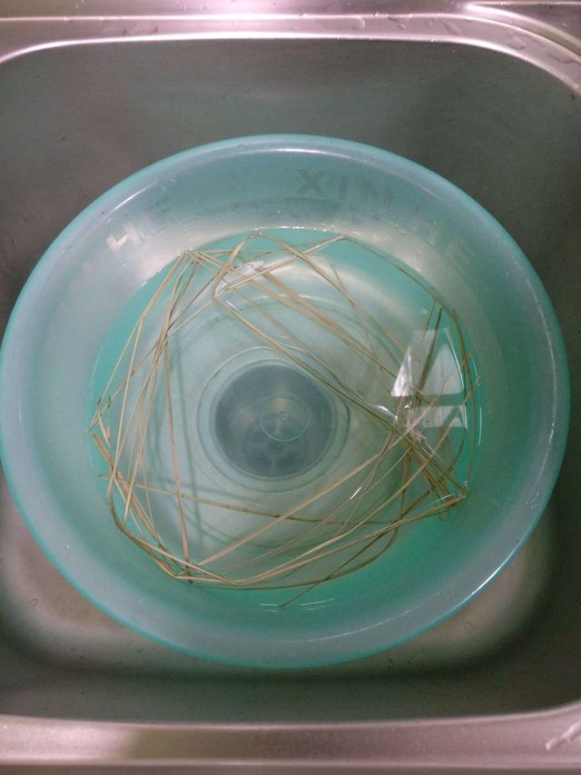 猪手的做法，沙姜猪脚简单又美味的一种做法（做猪蹄的方法视频）