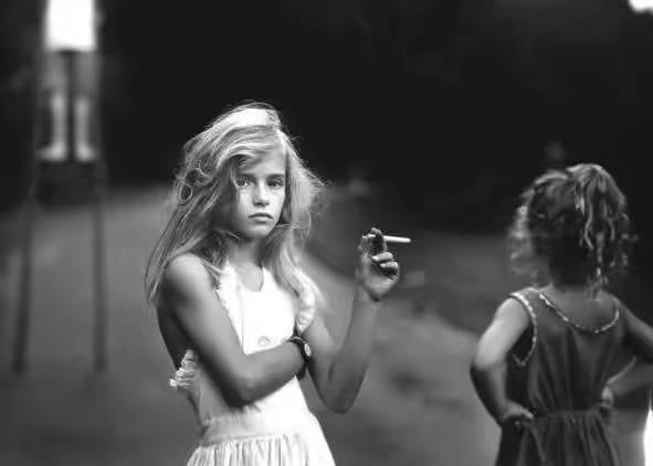 抽烟可以减肥吗，喝水或者抽烟会不会让人变胖（你想不到吧，抽烟也有好处。）