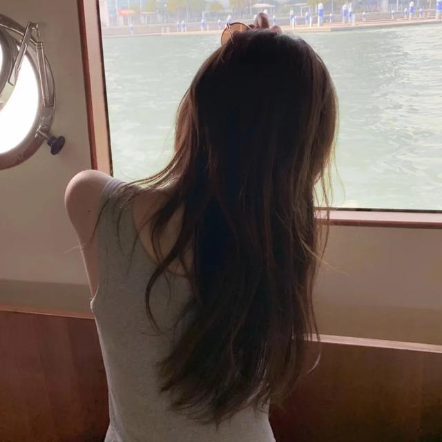 性感头像女生个性头像，女生性感头像／部位头像／“感动代替不了感情，念旧也回不到曾经” ​微信（部位头像丨一厢情愿，愿赌服输）