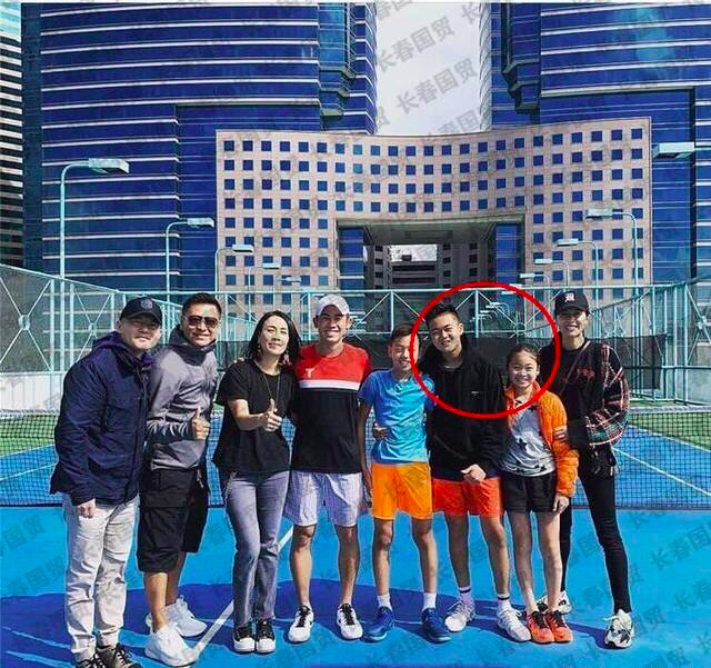 那英的老公是谁，那英的老公是谁 孟桐（那英罕见一家四口近照曝光）