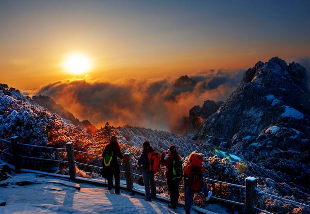 国内名山看日出的最佳时间，中国观看日出的最佳景点（为看日出可以零晨3点起来排队）