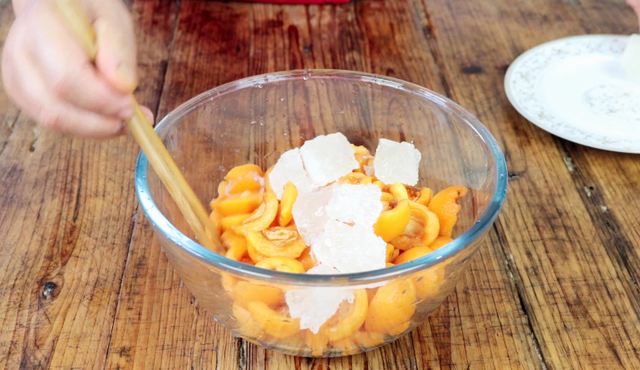 枇杷膏怎么熬制治咳嗽，枇杷膏怎么熬制治咳嗽膏（家里有小孩的一定要收藏）