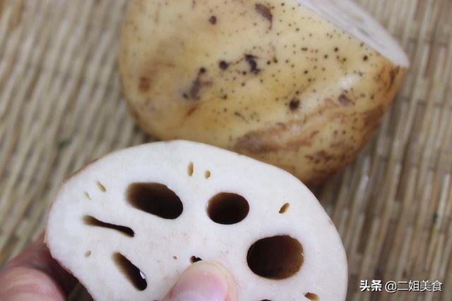 怎么区分粉藕和脆藕，七孔藕和九孔藕哪个粉（粉藕和脆藕如何区分）