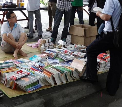 地摊货新产品(跑江湖卖20元新产品)