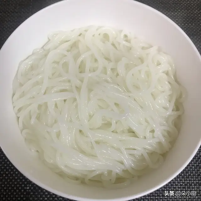 南昌拌粉的做法，南昌拌粉正宗做法（营养美味学会了这样做）