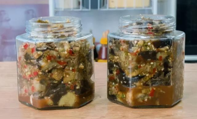 茄子怎么保存时间长还新鲜，黄瓜怎么保存时间长新鲜（腌茄子别直接腌）