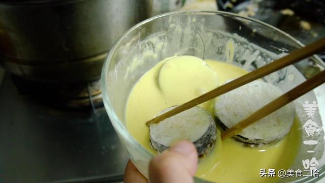 香酥茄子怎么做才酥，怎样做酥茄子（酥炸茄盒好吃有技巧）