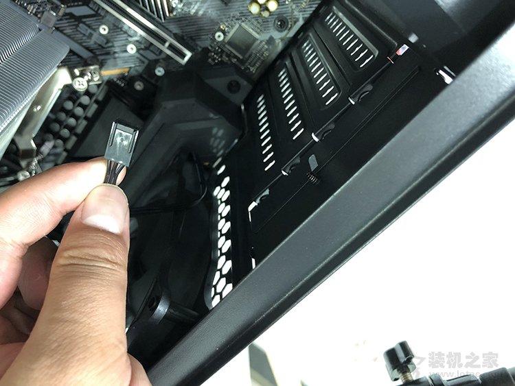 电脑主机的结构图解说明，主机箱内部结构图高清带名称及介绍