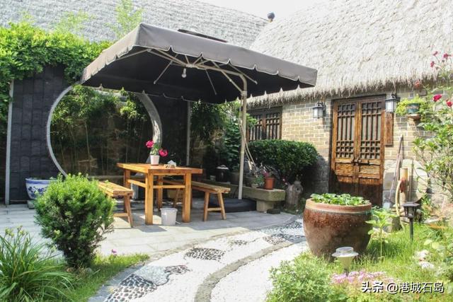 柒彩都市()，柒彩里美食城（徜徉在石岛初秋的那山那片海）