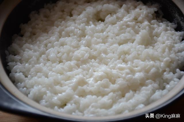 广东煲仔饭的做法，煲仔饭的做法及配方（选材到详细步骤全告诉你）