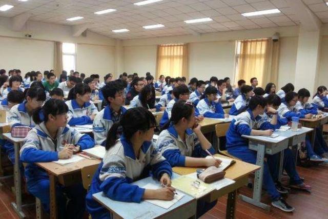 生物是文科还是理科，生物是属于文科还是理科（原来文科和理科差距这么大）