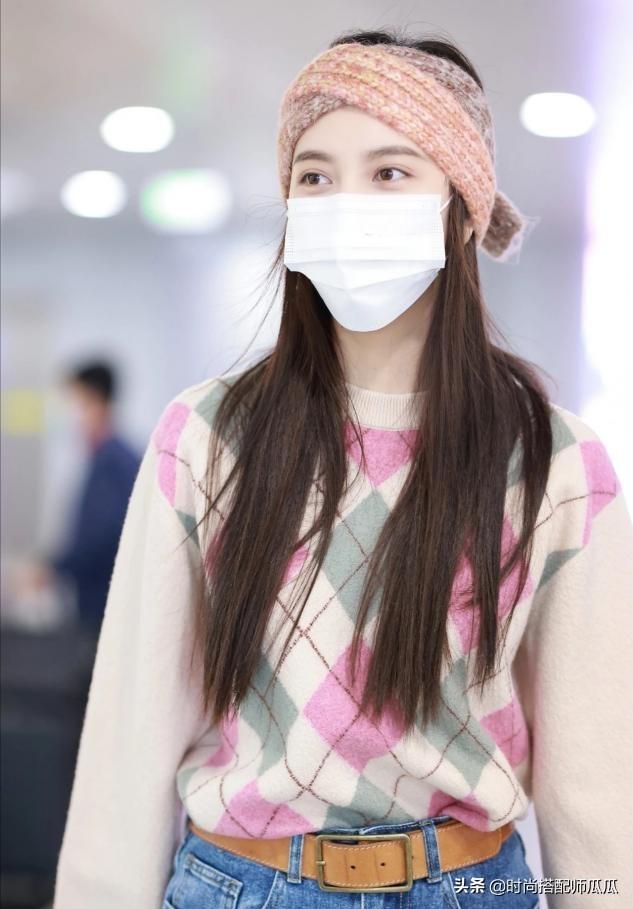 发带怎么带不会掉，发带怎么带才不会掉（这个春天学会用“发带”凹造型）