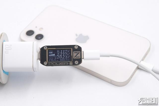 苹果12充电器，iphone12充电器用什么样的（苹果推荐iPhone12采用20W快充）