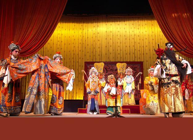 宋仁宗的皇后是谁，从宋仁宗跟两位皇后拧巴的婚姻关系看他的性格特点