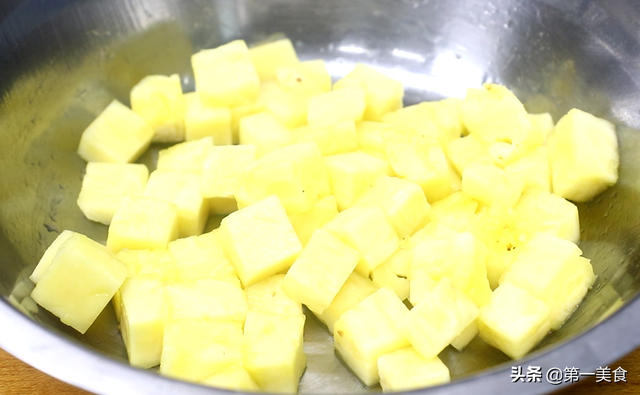 正宗咕噜肉的做法，咕噜肉的做法大全简单（名扬海外的广东名菜咕噜肉）