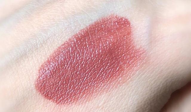 香奈儿176口红，香奈儿176口红上唇图（这些口红色号超级显白）