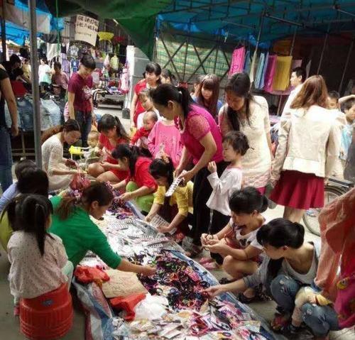 地摊货新产品(跑江湖卖20元新产品)