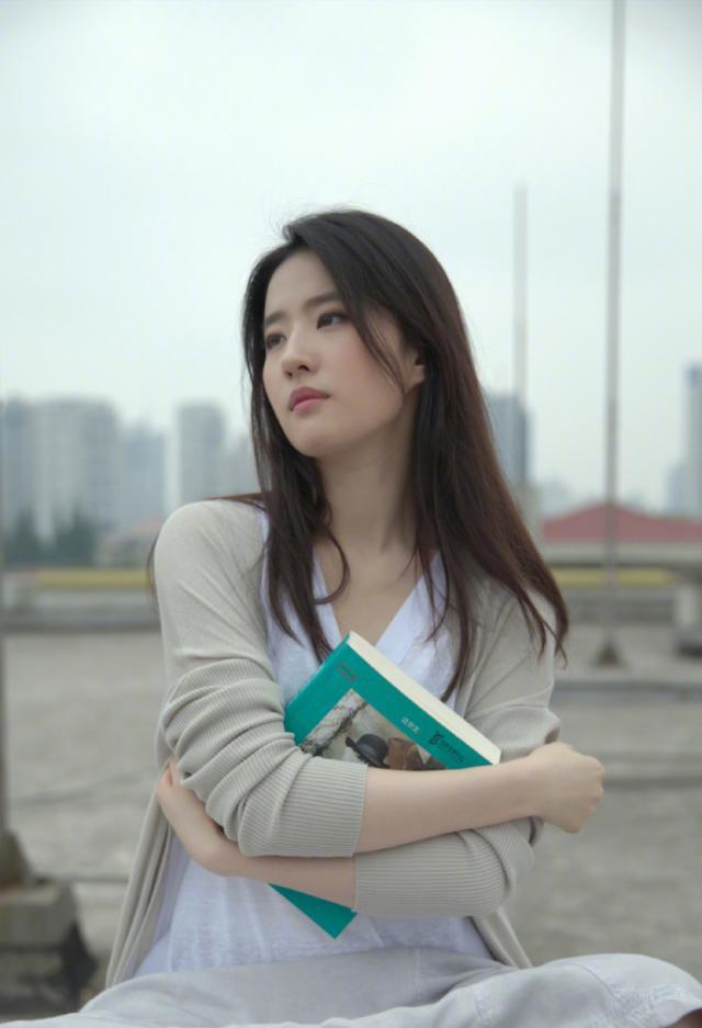 如果思念有声音  你早该震耳欲聋，如果思念有声音下一句（半夜睡不着想念一个人的说说图片）