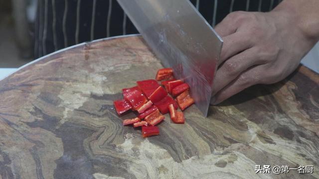 剁椒家常豆腐的做法，大厨分享“剁椒豆腐”的家常做法