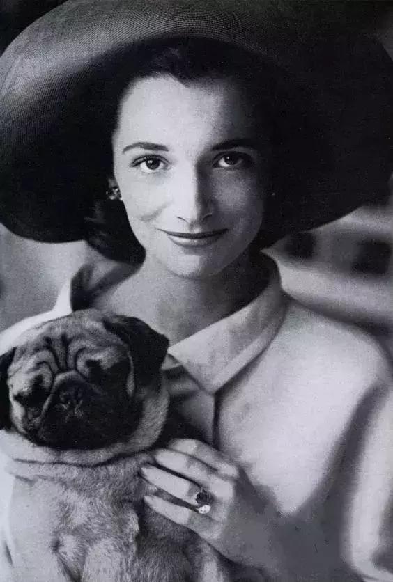 mk包包属于什么档次，MK包包属于什么档次（这五个颜值与质感均在线的包包品牌）