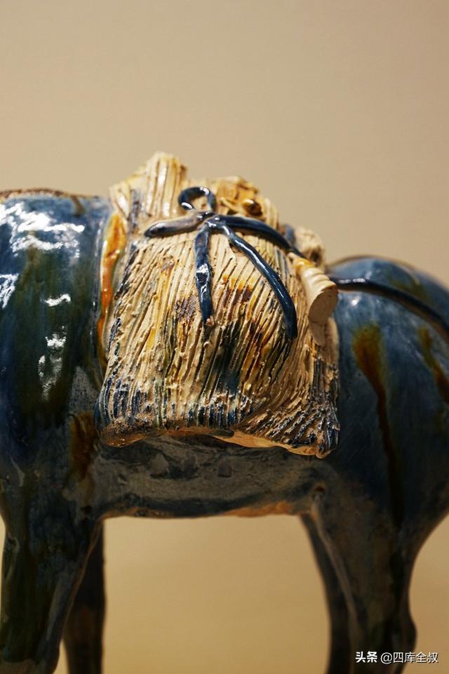 唐三彩是哪三彩，唐三彩有什么（西安、洛阳两地出土的唐三彩）