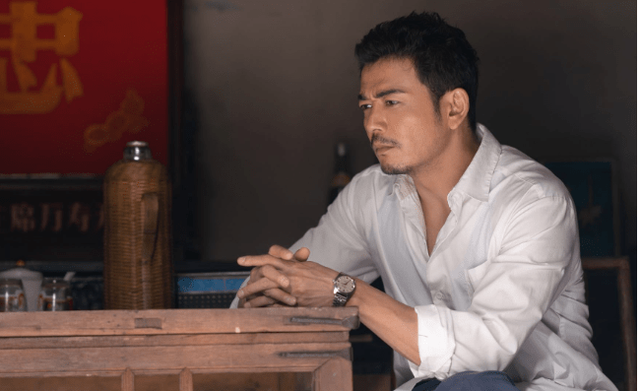 杨烁变成小包总，跌落的口碑到底是回不去了