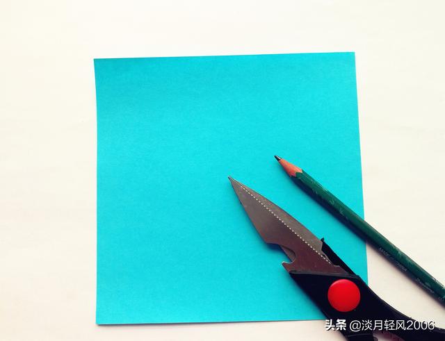 剪纸怎么剪树叶，剪纸怎么剪树叶视频教程（大树的剪纸教程）