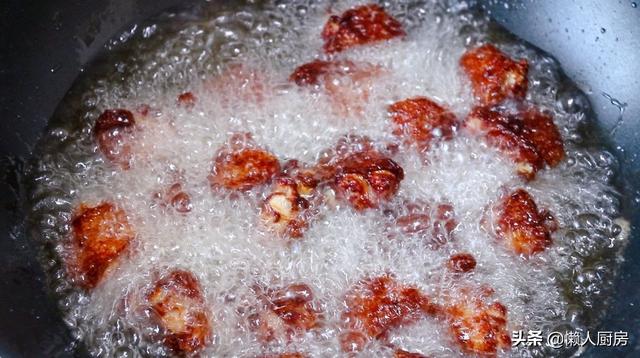 鸡翅煲怎么做，鸡翅怎么炸才好吃（这是砂锅鸡翅煲的做法）