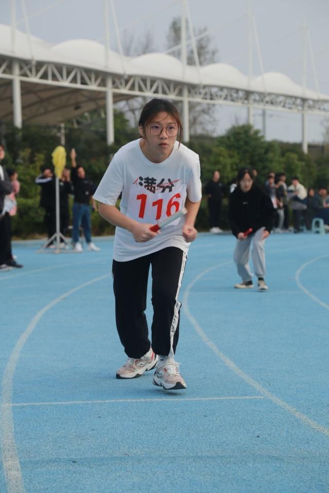 运动会跳高跳远通讯稿，运动员跳高跳远报道稿（强国有我——第二十二届田径运动会）