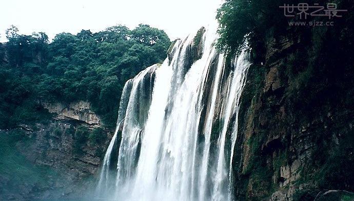 中国最宽的瀑布在哪里啊，中国最宽的瀑布九寨沟