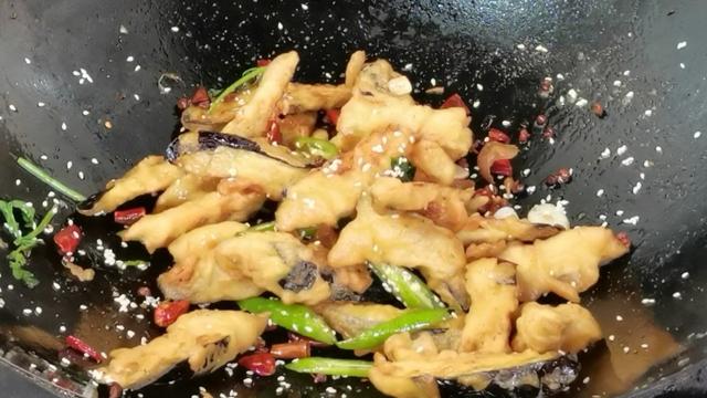 干煸茄子的家常做法，香酥可口多种吃法