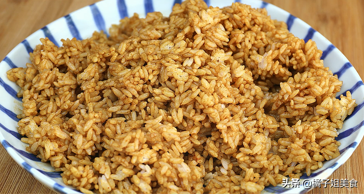 圖片[2]-剩米飯變身美味蛋炒飯 香而不膩 五分鐘學會做-起舞食譜網