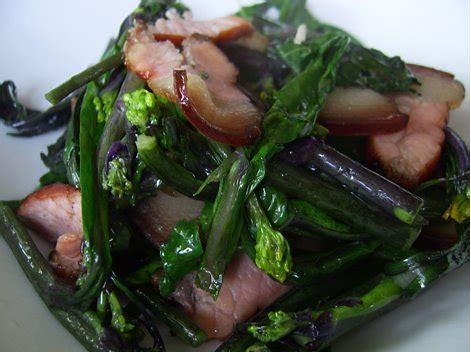 【红菜苔炒腊肉】做法步骤图  被武汉人誉为“金殿玉菜”-起舞食谱网
