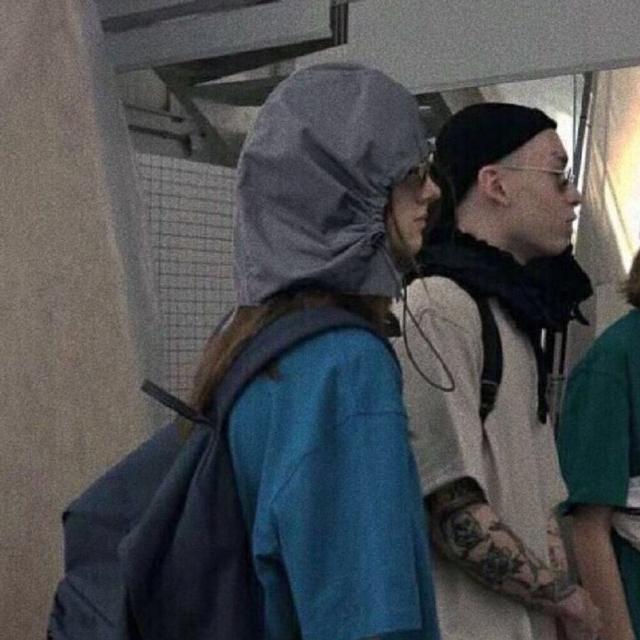 【优质/男】左灯右行，微信头像，【优质/男】左灯右行（我爱你有种左灯右行的冲突）