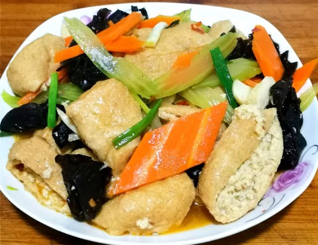 豆泡怎么做好吃，自己在家怎么做豆泡（一口下去汤汁饱满）