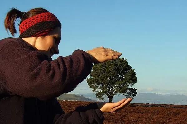 视觉错觉奇异图片，错觉摄影作品（7个简单步骤拍出错觉照片）