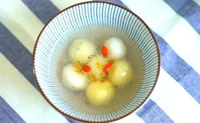 藕粉怎么吃最好吃，藕粉应该怎么吃（藕粉别再冲水喝了）