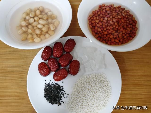 红枣大米粥的家常做法，大米红枣粥的做法和功效（早餐多喝这碗粥）