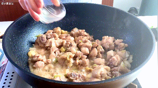 三杯鸡是哪三杯，台式三杯鸡是哪三杯（最重要的还有那香草罗勒叶）