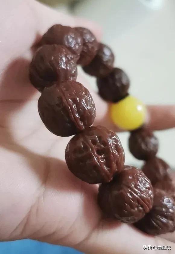 桃核手串的正确盘法（盘了8年的桃核）