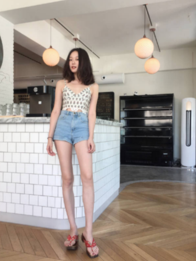 雷宛萤（雷宛萤黑照，晚晚指的是哪个呢（17岁三流网红到34岁京圈公主）