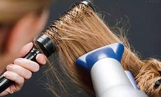干发帽包头发的危害，干发帽真的能速干头发吗（3分钟干发告别辐射）