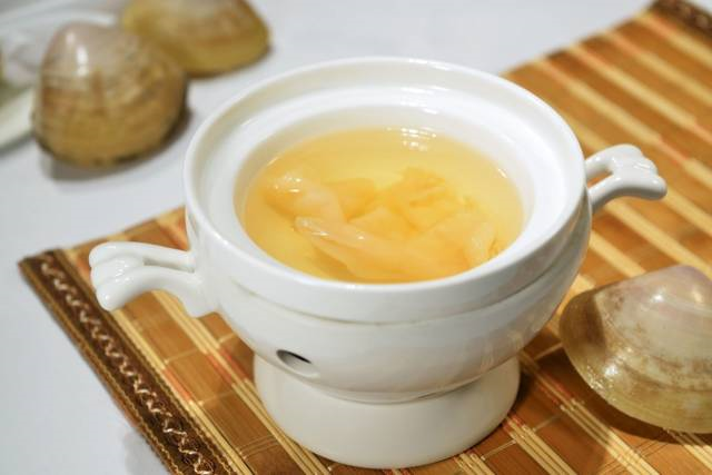 海蚌怎么做好吃，你知道河蚌怎么做才好吃吗（闽菜双绝之鸡汤氽海蚌怎么做才好吃）