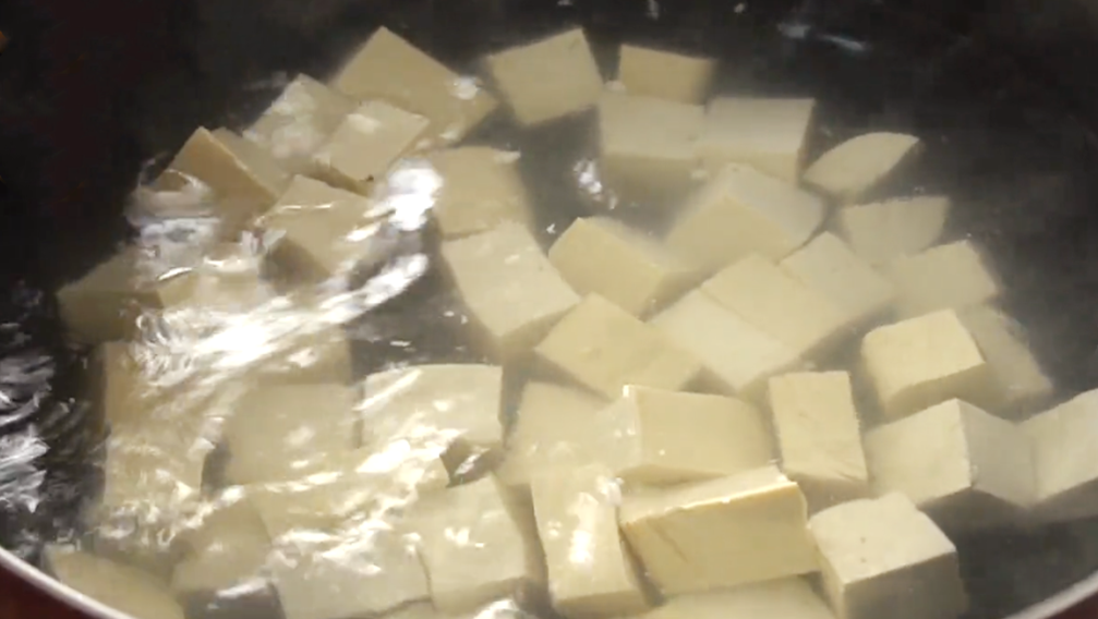 圖片[4]-【大蝦燜豆腐】做法步驟圖 出鍋鮮嫩美味又下飯 孩子特喜歡吃-起舞食譜網(wǎng)