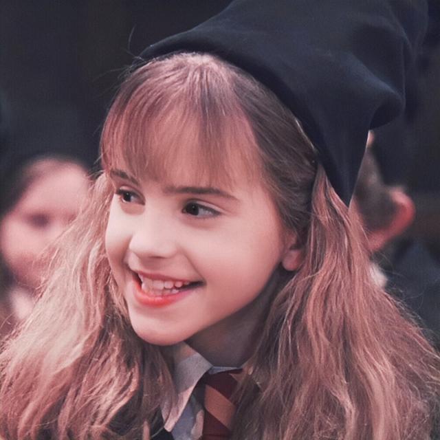 哈利波特头像女生，哈利波特魔法学院头像微信（霍格沃茨永不毕业）