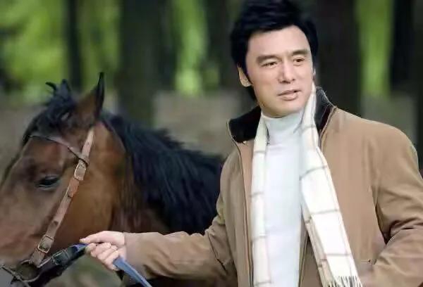 香港男歌手名单及照片，80后港台男歌手排行榜（最帅的十大港台男歌手）