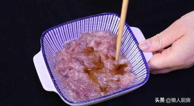 生蚝肉怎么做好吃，不加壳的生蚝怎么吃（这个季节的生蚝肥美）