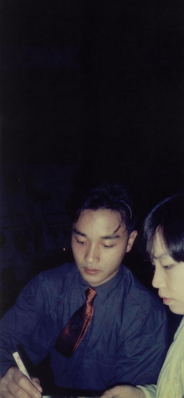 扎心背景图片。，微信扎心背景图（凌晨的故事最扎心）